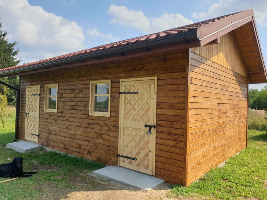 Budynek gospodarczy drewniany na zgłoszenie