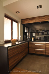 Projekt ciemnej kuchni