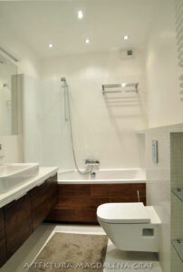 Biało drewniana łazienka